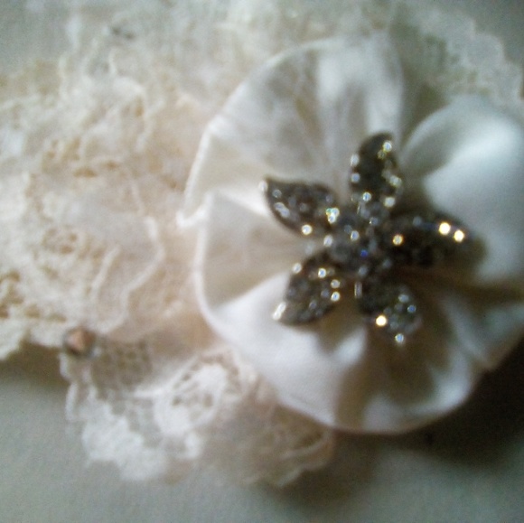 Vintage Ivy Lane Lace Wedding Garter OS - Picture 5 of 5